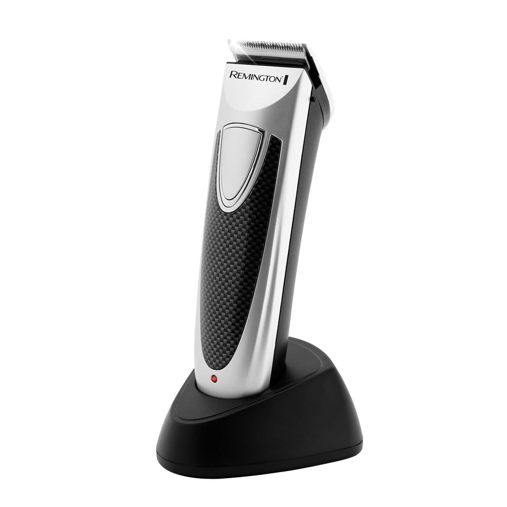 ماشین اصلاح موی رمینگتون HC4110 (تیغه‌های استیل ضد زنگ خود تیز شونده، 8 شانه از 3 تا 30 میلی‌متر + کیف نگهداری، شنل آرایشگری و سایر لوازم جانبی، کارکرد با برق/باتری، صفحه نمایش LED)